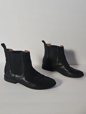 Frye Black Leather Round Toe Melissa Chelsea Boots